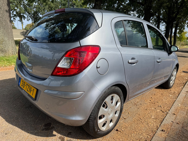 Foto 4 van Opel Corsa 1.2-16V Business 2008 airco automaat apk