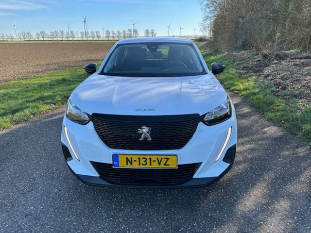 Foto 8 van Peugeot 2008 1.2 PureTech Active Navigatie Pdc Enz