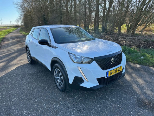 Foto 7 van Peugeot 2008 1.2 PureTech Active Navigatie Pdc Enz