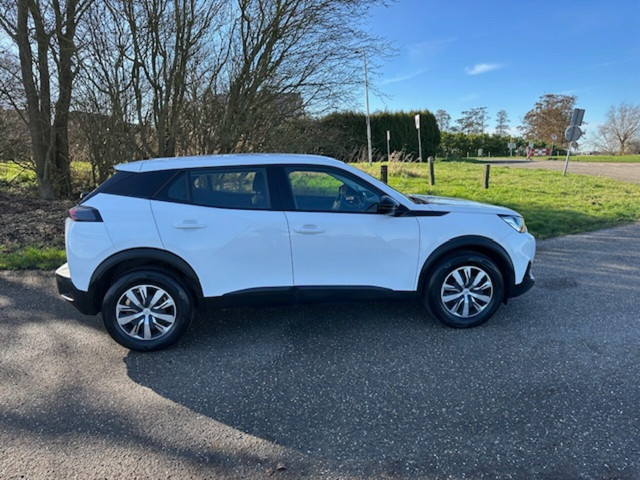 Foto 6 van Peugeot 2008 1.2 PureTech Active Navigatie Pdc Enz