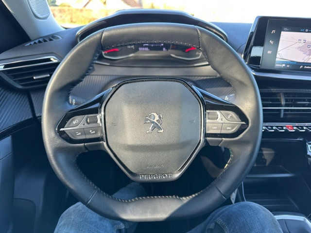 Foto 2 van Peugeot 2008 1.2 PureTech Active Navigatie Pdc Enz