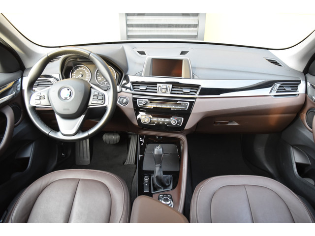 Foto 10 van BMW X1 sDrive20i * Trekhaak * LED * Leder * Stoelverwarming * 18''LM *