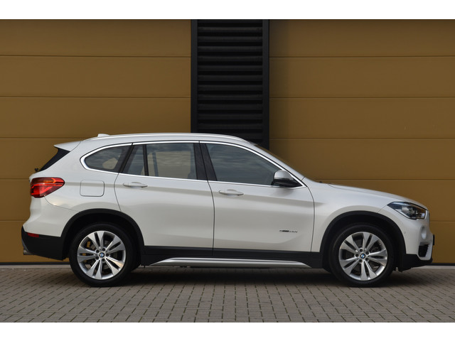 Foto 9 van BMW X1 sDrive20i * Trekhaak * LED * Leder * Stoelverwarming * 18''LM *