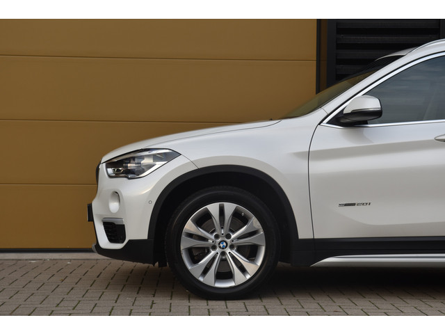 Foto 7 van BMW X1 sDrive20i * Trekhaak * LED * Leder * Stoelverwarming * 18''LM *