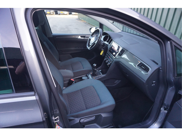 Foto 9 van Volkswagen Golf Sportsvan 1.5 TSI ACT 130pk + Carplay/ Airco/ Adapt.cruise/ Stoelverw./ Lage km.stan