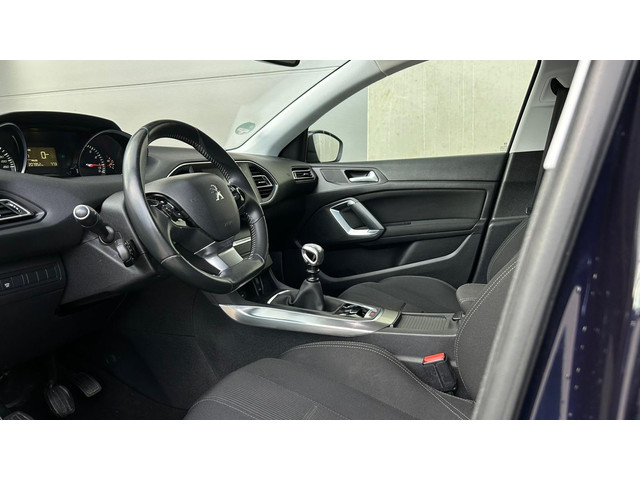 Foto 6 van Peugeot 308 SW 1.2 e-THP Allure 2014/ORG NL/NAVIGATIE/MASSAGE/360 CAMERA/DEALER ONDERHOUDEN/NIEUWE A