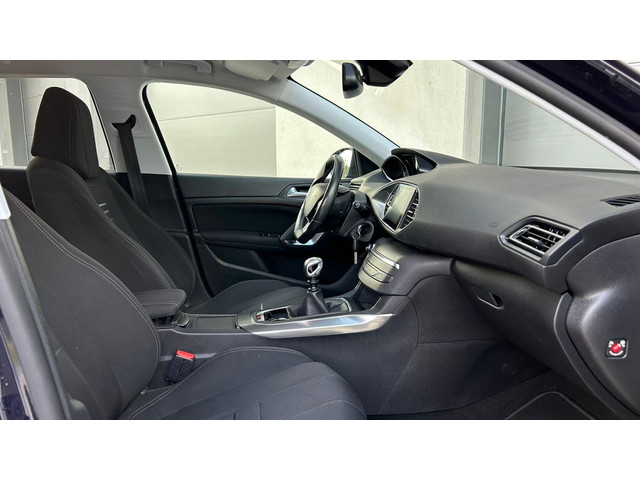 Foto 3 van Peugeot 308 SW 1.2 e-THP Allure 2014/ORG NL/NAVIGATIE/MASSAGE/360 CAMERA/DEALER ONDERHOUDEN/NIEUWE A