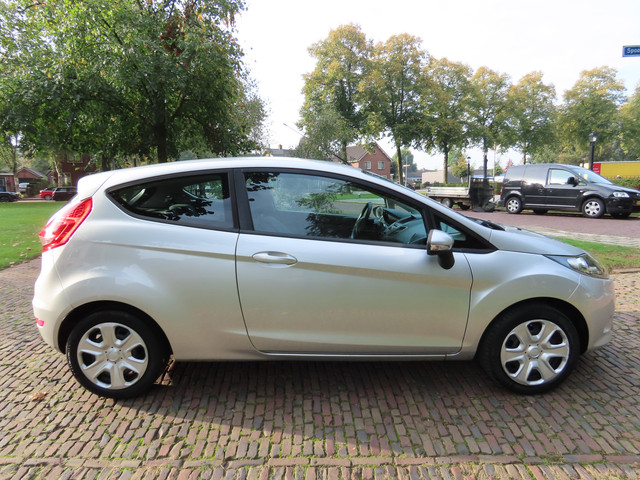 Foto 9 van Ford Fiesta 1.25 Limited Airco Stuurbekrachtiging