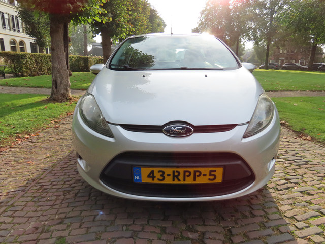 Foto 5 van Ford Fiesta 1.25 Limited Airco Stuurbekrachtiging