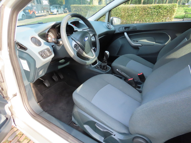 Foto 4 van Ford Fiesta 1.25 Limited Airco Stuurbekrachtiging