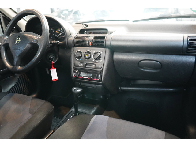 Foto 2 van Opel Corsa 1.2i-16V Strada | AUT | TREKHAAK | AIRCO | NAP