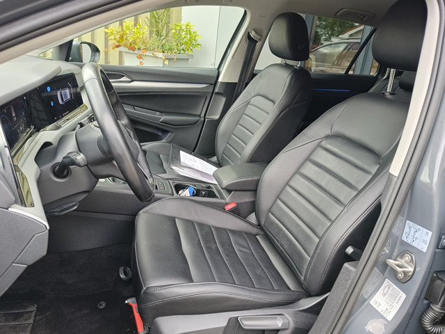 Foto 7 van Volkswagen Golf Variant 1.0 TSI Life | Airco | Leer | Adaptieve cruis controle | Getint glas | BTW |