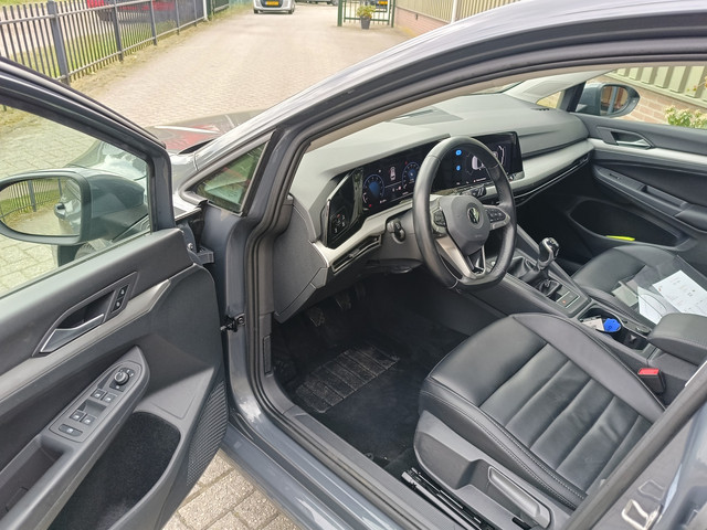 Foto 6 van Volkswagen Golf Variant 1.0 TSI Life | Airco | Leer | Adaptieve cruis controle | Getint glas | BTW |