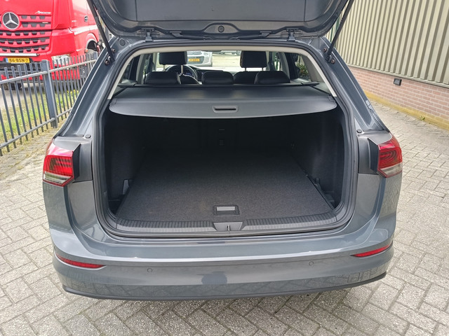 Foto 5 van Volkswagen Golf Variant 1.0 TSI Life | Airco | Leer | Adaptieve cruis controle | Getint glas | BTW |