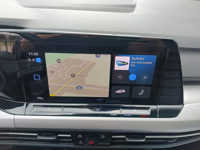 Foto 2 van Volkswagen Golf Variant 1.0 TSI Life | Airco | Leer | Adaptieve cruis controle | Getint glas | BTW |