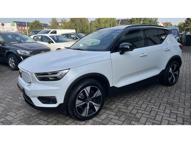 Foto 9 van Volvo XC40 Recharge P8 AWD R-Design | Warmtepomp | Lounge Pack (audio installatie premium, elektrisc
