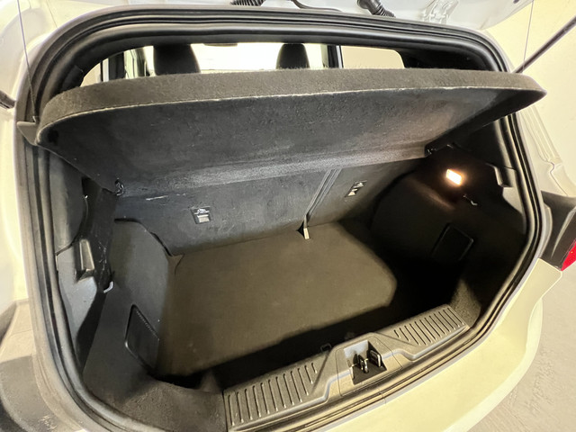 Foto 3 van Ford Fiesta 1.0 EcoBoost ST-Line | Navigatie/Android/Apple Carplay | LM Velgen 17" | Cruise Control