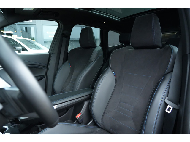 Foto 4 van BMW X1 xDrive25e M Sport | 245PK | Pano | HUD | 360° | 20" | Keyless | Premium Pack | Travel Pack |