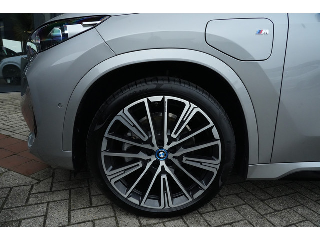 Foto 6 van BMW X1 xDrive25e M Sport | 245PK | Pano | HUD | 360° | 20" | Keyless | Premium Pack | Travel Pack |