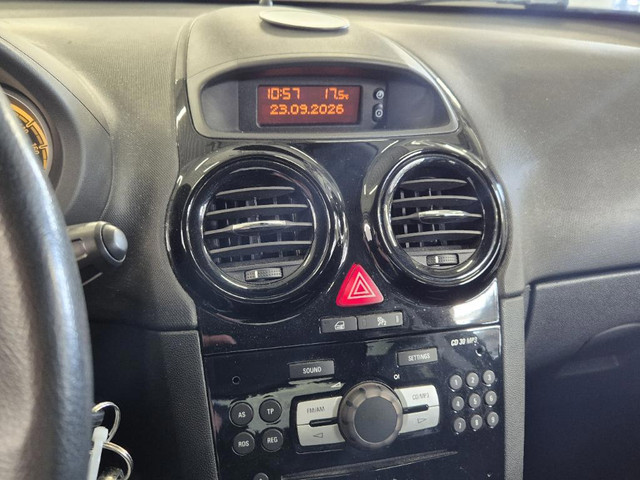 Foto 2 van Opel Corsa 1.2-16V '111' Edition AIRCO CRUISE TREKHAAK 2 X SLEUTELS