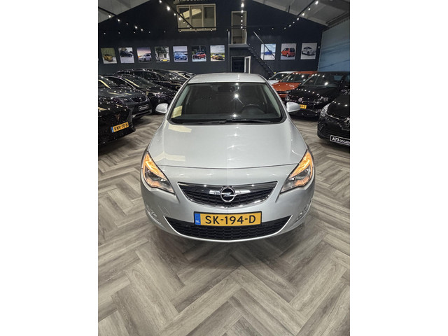 Foto 10 van Opel Astra 1.6 Sport AUTOMAAT