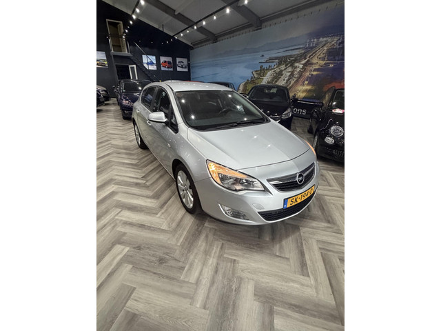 Foto 9 van Opel Astra 1.6 Sport AUTOMAAT