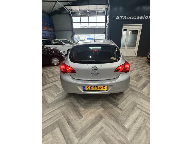 Foto 7 van Opel Astra 1.6 Sport AUTOMAAT