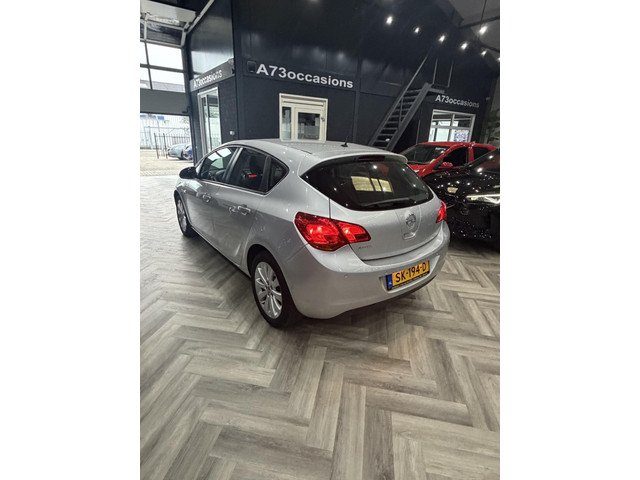 Foto 6 van Opel Astra 1.6 Sport AUTOMAAT