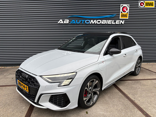 Foto 10 van Audi A3 Sportback 45 TFSI e S edition Competition