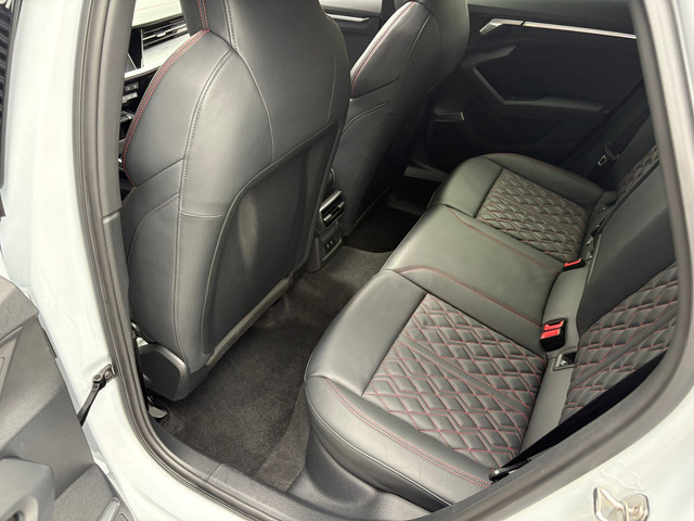 Foto 4 van Audi A3 Sportback 45 TFSI e S edition Competition