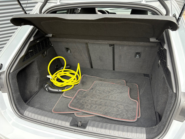 Foto 3 van Audi A3 Sportback 45 TFSI e S edition Competition