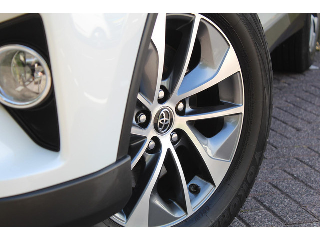 Foto 9 van Toyota RAV4 2.5 Hybrid AWD Dynamic | Rijklaar | Trekhaak | Parelmoer | Adap.cruise | Sensoren v+a |