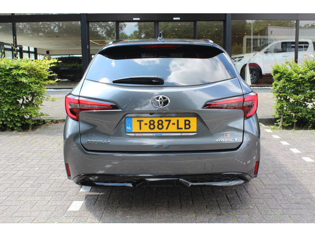 Foto 3 van Toyota Corolla Touring Sports 1.8 Hybrid GR-Sport Bi-Tone | Rijklaar | Trekhaak | Navi | Apple/Andro
