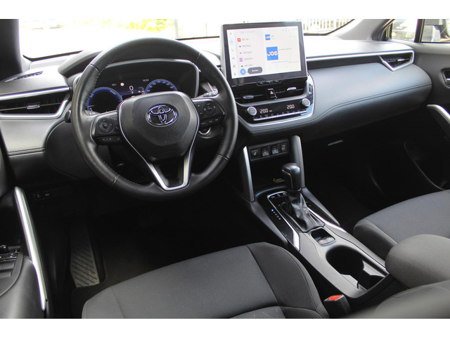 Foto 10 van Toyota Corolla Cross 2.0 Hybrid 200 Dynamic Plus | Rijklaar | Trekhaak | Stoel-/stuurverw. | LED | K