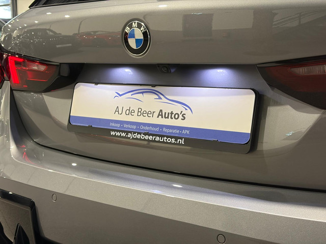 Foto 6 van BMW 1-serie 120 M Sport Design Edition Panoramadak | Stoelverwarming | Camera | Carplay