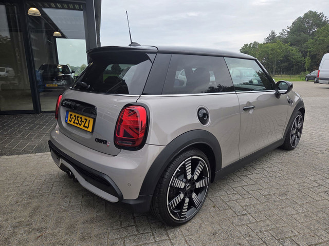 Foto 4 van Mini 3-Deurs 2.0 Cooper S Resolute Edition * Super Netjes !!!