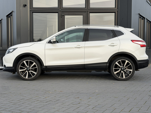 Foto 10 van Nissan QASHQAI 1.2 Visia Pano | Leer | Verw. stoelen | 360 camera