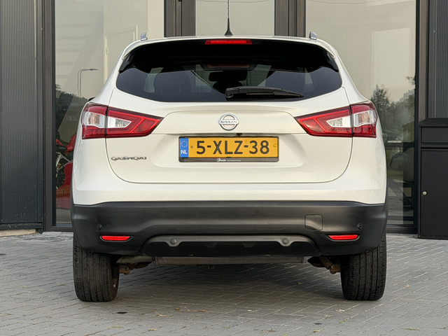Foto 7 van Nissan QASHQAI 1.2 Visia Pano | Leer | Verw. stoelen | 360 camera