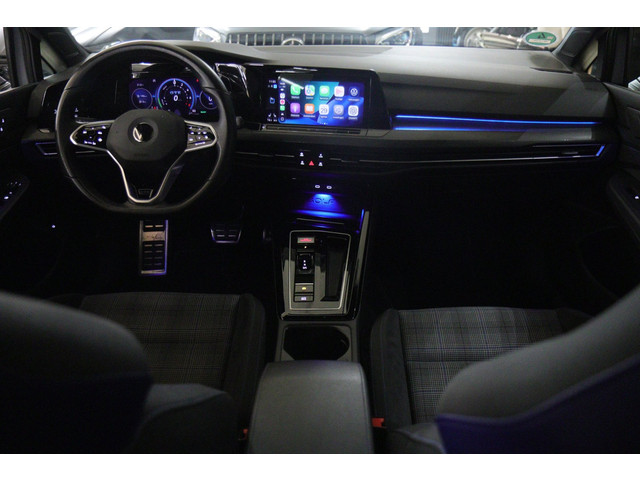 Foto 10 van Volkswagen Golf 1.4 eHybrid GTE BLACKSTYLE/PANO/CARPLAY/SFEERVER/VOL