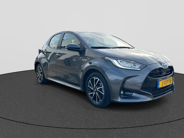 Foto 5 van Toyota Yaris 1.5 Hybrid First Edition | Rijklaar | Dealeronderhouden | Navigatie | Camera | Climate