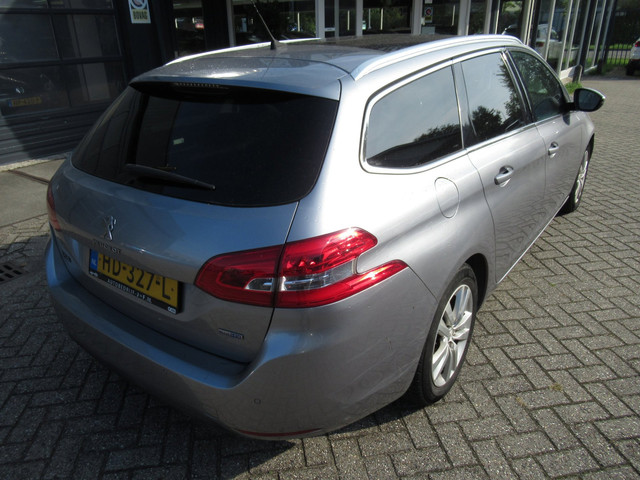 Foto 6 van Peugeot 308 SW 1.6 BlueHDI Blue Lease Executive Pack Lederen bekleding/ PDC/NAV/PANO/STOELVERW.