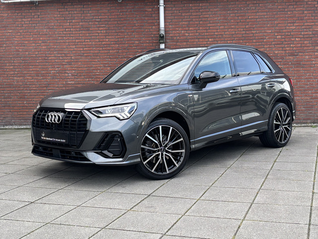 Foto 2 van Audi Q3 45 TFSI e S edition (bj 2023, automaat)