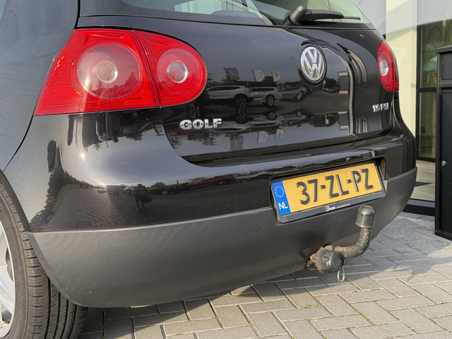 Foto 3 van Volkswagen Golf 1.6 FSI Business Clima | Cruise | Trekhaak | Super onderhouden