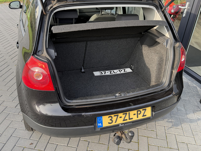 Volkswagen Golf 1.6 FSI Business Clima | Cruise | Trekhaak | Super onderhouden