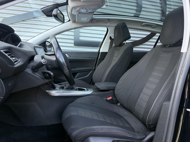 Foto 4 van Peugeot 308 1.2 PureTech Blue Lease Premium Pano|Clima|Cruise|Trekhaak|PDC|Elek ramen|Lm velgen|D-ri