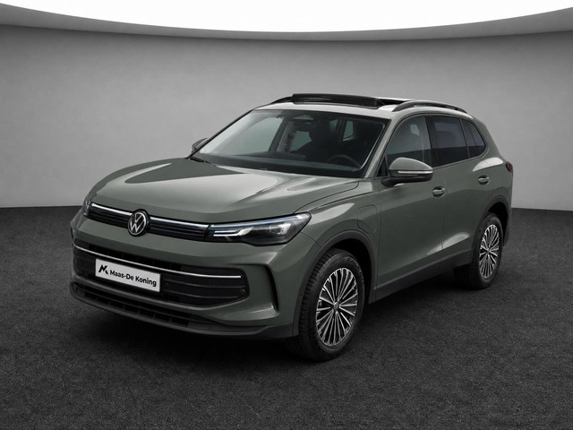 Foto 3 van Volkswagen Tiguan 1.5 204pk DSG eHybrid Life Edition · Panoramadak · Camera · Wegklapbare Trekhaak ·