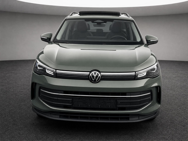 Foto 5 van Volkswagen Tiguan 1.5 204pk DSG eHybrid Life Edition · Panoramadak · Camera · Wegklapbare Trekhaak ·
