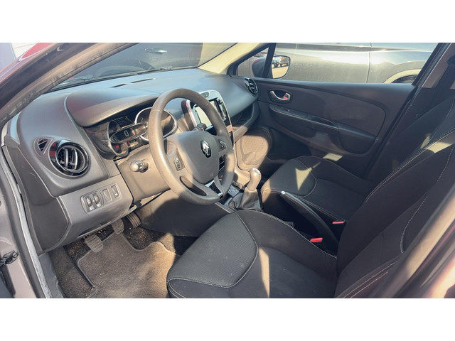 Foto 8 van Renault Clio 0.9 TCe Expression TREKHAAK / AIRCO / NAVI / BLUETOOTH / CRUISE / NL-AUTO