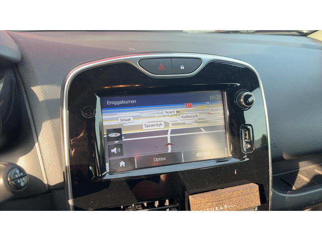 Foto 5 van Renault Clio 0.9 TCe Expression TREKHAAK / AIRCO / NAVI / BLUETOOTH / CRUISE / NL-AUTO