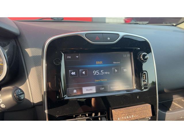 Foto 4 van Renault Clio 0.9 TCe Expression TREKHAAK / AIRCO / NAVI / BLUETOOTH / CRUISE / NL-AUTO